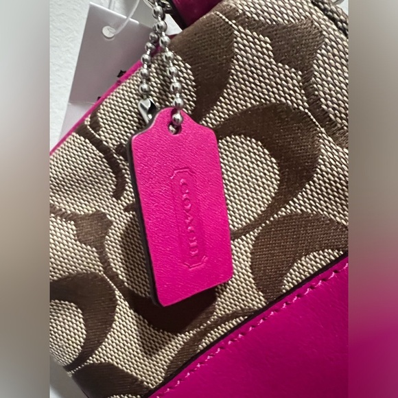 COACH Wristlet SV/Khaki/Magenta NWT